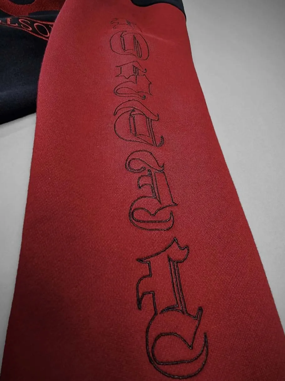 hyraw_red_skull_zip_hoodi_9.webp Red Skull Zip Hoodie - Sort/Rød^Hyraw Fashion